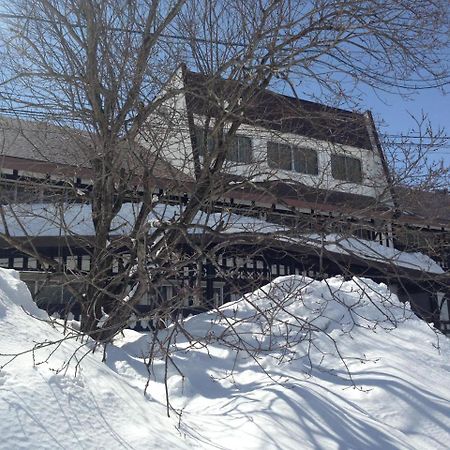 Ski-In, Ski-Out Iwatake Apartments Hakuba Extérieur photo